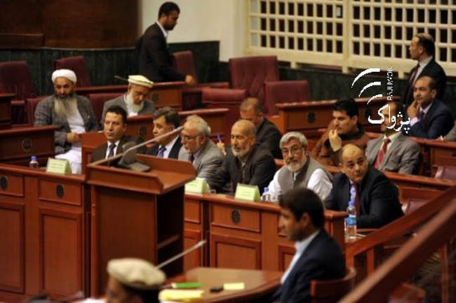 برمک: چارچوب مناسب براى رسيدگى به متضررین حوادث وجود ندارد